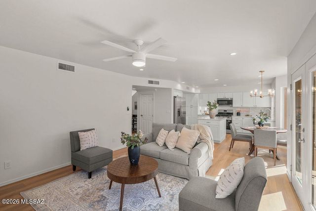 1320 E Dejerine Place, Tucson, AZ 85737