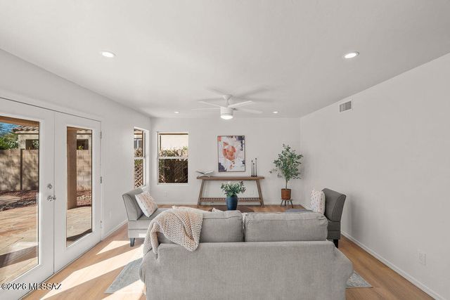 1320 E Dejerine Place, Tucson, AZ 85737