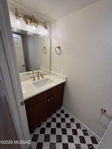 1320 E Dejerine Place, Tucson, AZ 85737