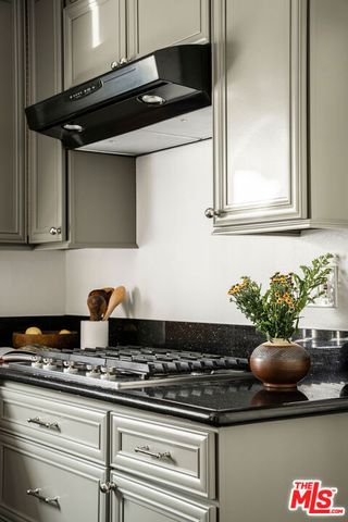 4312 9th Avenue, Los Angeles, CA 90008