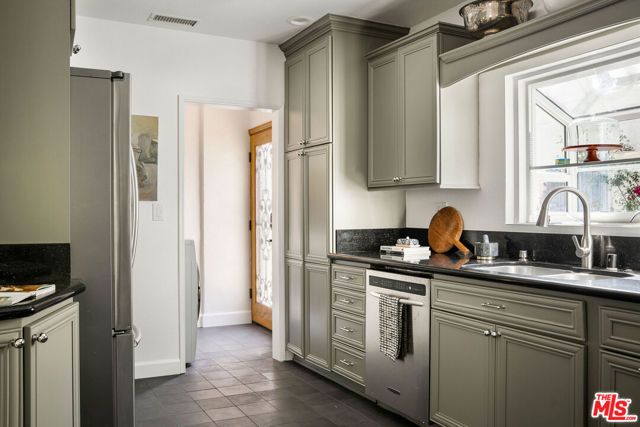 4312 9th Avenue, Los Angeles, CA 90008