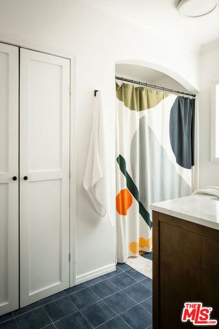 4312 9th Avenue, Los Angeles, CA 90008