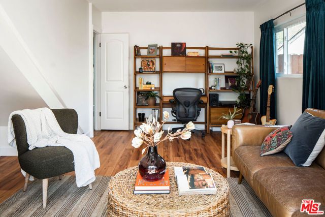 4312 9th Avenue, Los Angeles, CA 90008