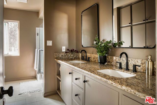 4312 9th Avenue, Los Angeles, CA 90008