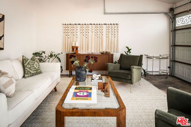 4312 9th Avenue, Los Angeles, CA 90008