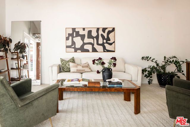 4312 9th Avenue, Los Angeles, CA 90008