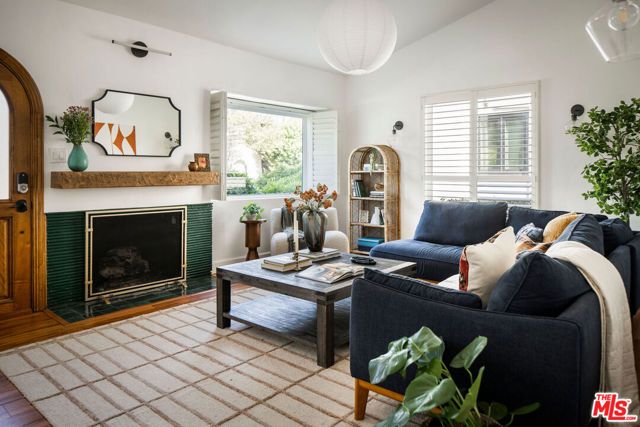 4312 9th Avenue, Los Angeles, CA 90008