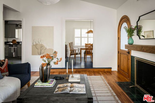 4312 9th Avenue, Los Angeles, CA 90008