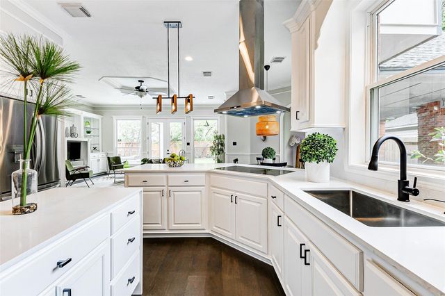 5807 Mountain View Drive, Houston, TX 77345