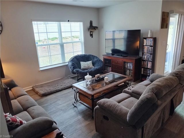 156 Rose Wind Way, Mayodan, NC 27027