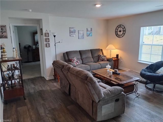 156 Rose Wind Way, Mayodan, NC 27027
