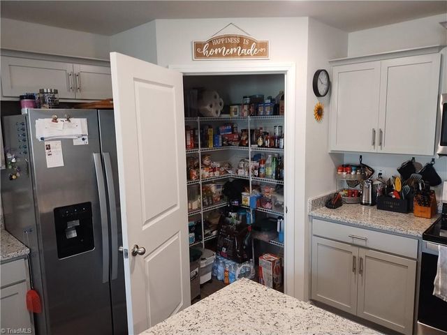156 Rose Wind Way, Mayodan, NC 27027