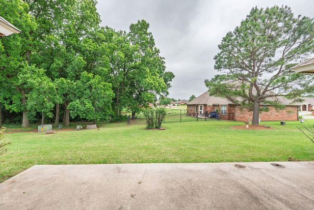 1503 Berkshire Place, Shawnee, OK 74804
