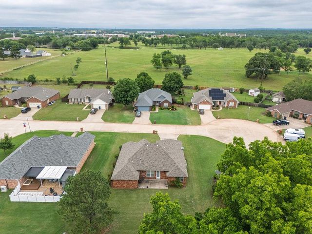 1503 Berkshire Place, Shawnee, OK 74804