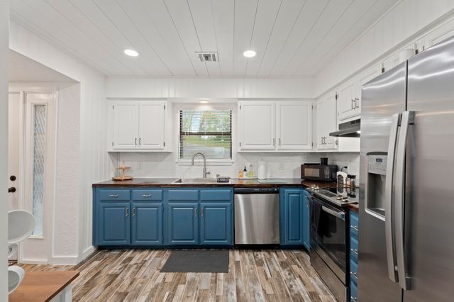 804 N 46th Street, Grove, OK 74344