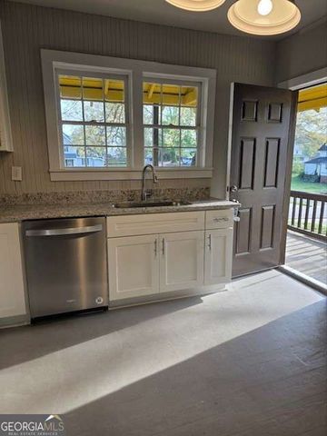 219 Grove Avenue, Lindale, GA 30147