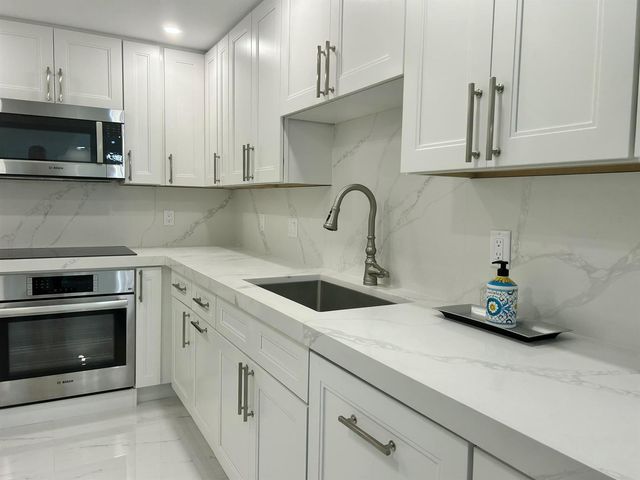 3546 S Ocean Boulevard 405, South Palm Beach, FL 33480