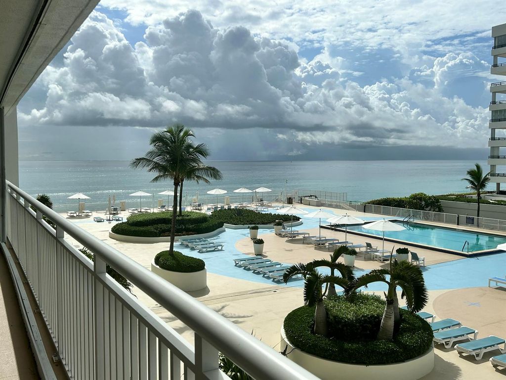 3546 S Ocean Boulevard 405, South Palm Beach, FL 33480