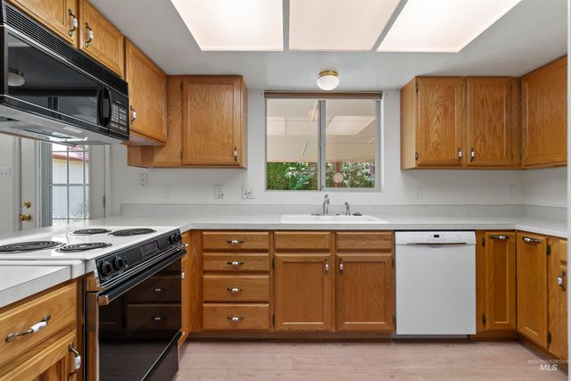 2164 Julie Ln, Twin Falls, ID 83301