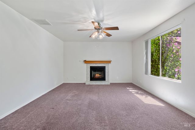 2164 Julie Ln, Twin Falls, ID 83301