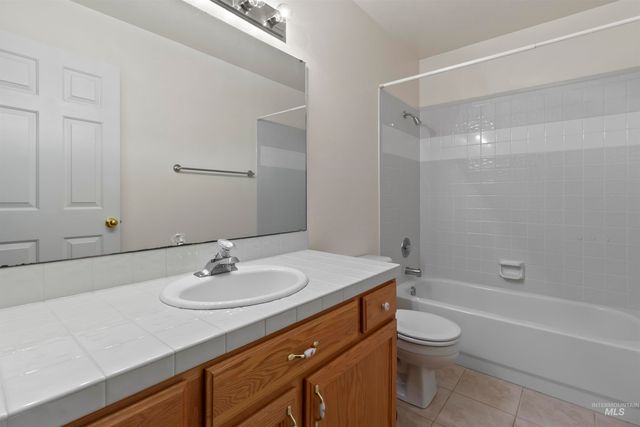 2164 Julie Ln, Twin Falls, ID 83301
