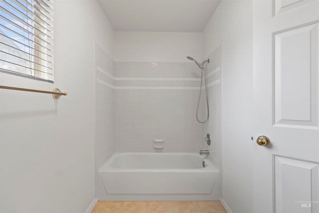 2164 Julie Ln, Twin Falls, ID 83301