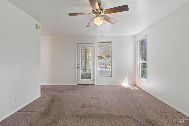 2164 Julie Ln, Twin Falls, ID 83301