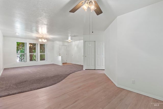 2164 Julie Ln, Twin Falls, ID 83301