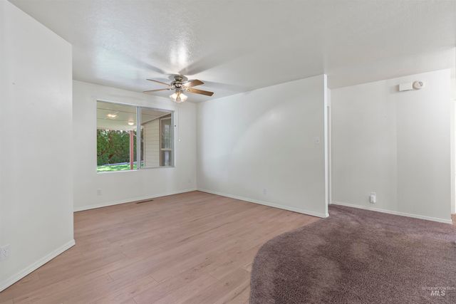 2164 Julie Ln, Twin Falls, ID 83301