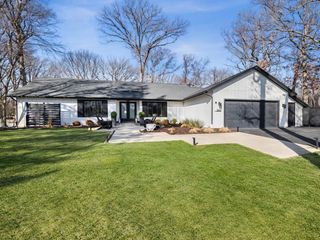 1828 White Fence Lane, Libertyville, IL 60048
