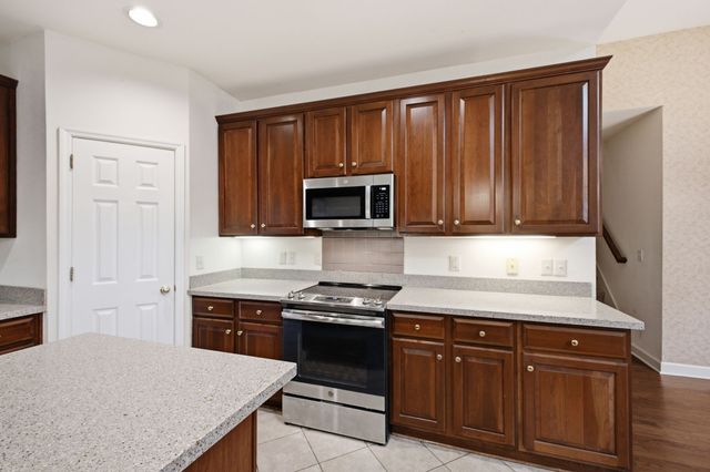 7001 Stone Run Dr, Nashville, TN 37211
