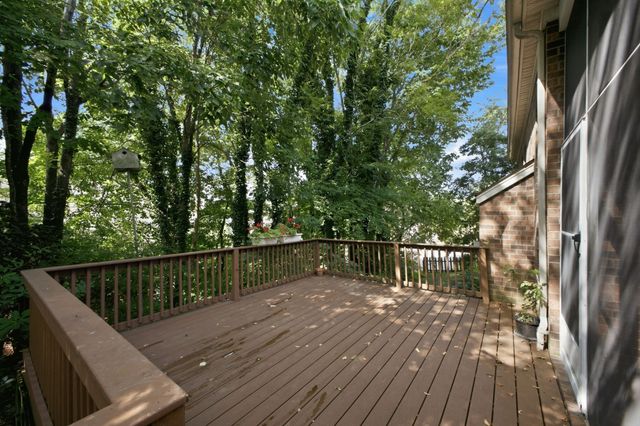 7001 Stone Run Dr, Nashville, TN 37211
