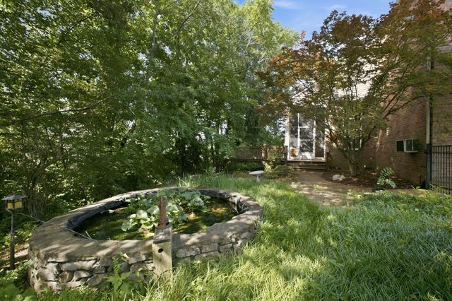 7001 Stone Run Dr, Nashville, TN 37211