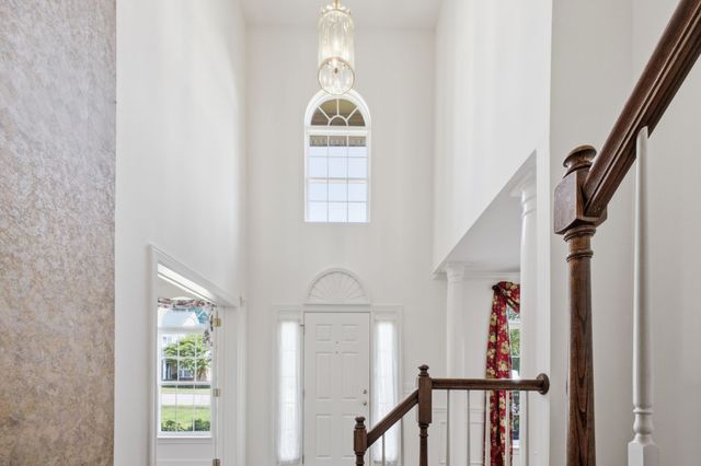 7001 Stone Run Dr, Nashville, TN 37211