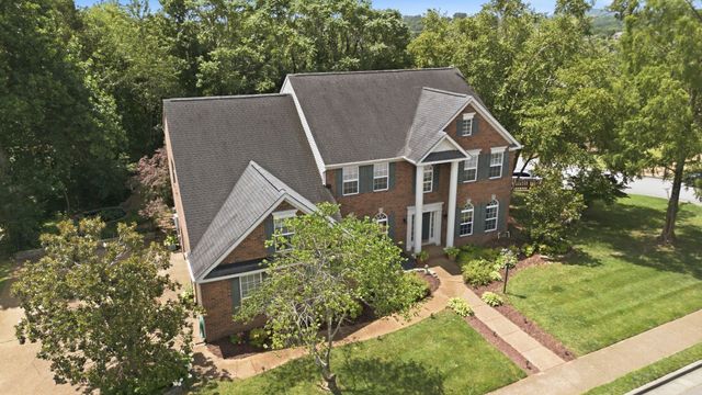 7001 Stone Run Dr, Nashville, TN 37211