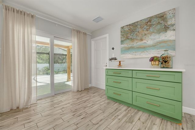 501 W 124TH AVENUE, Tampa, FL 33612