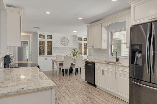 501 W 124TH AVENUE, Tampa, FL 33612