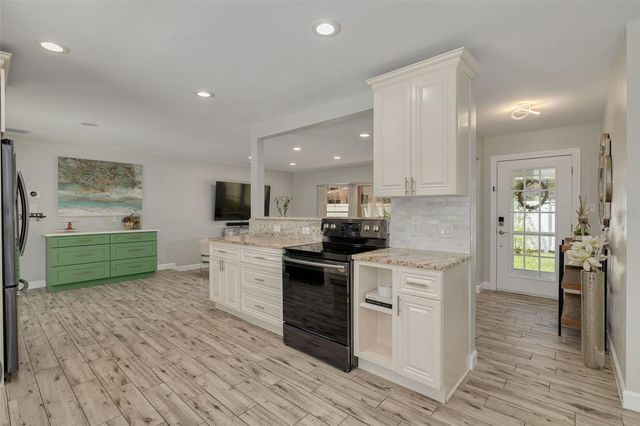 501 W 124TH AVENUE, Tampa, FL 33612
