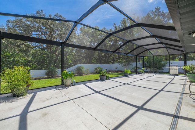 501 W 124TH AVENUE, Tampa, FL 33612