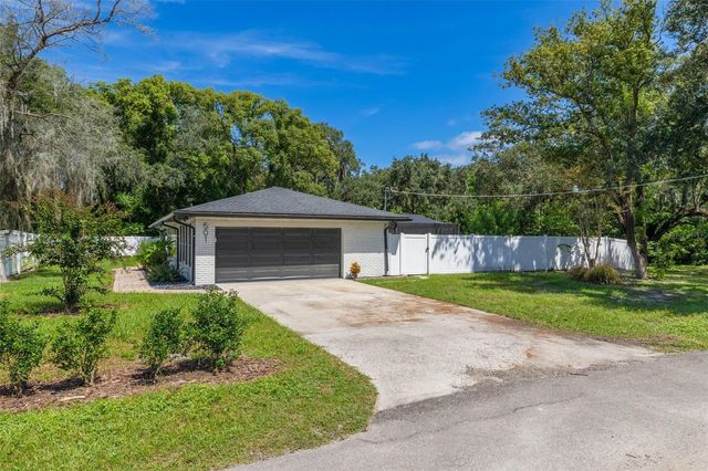 501 W 124TH AVENUE, Tampa, FL 33612