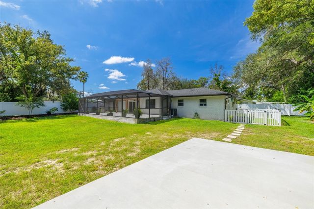 501 W 124TH AVENUE, Tampa, FL 33612