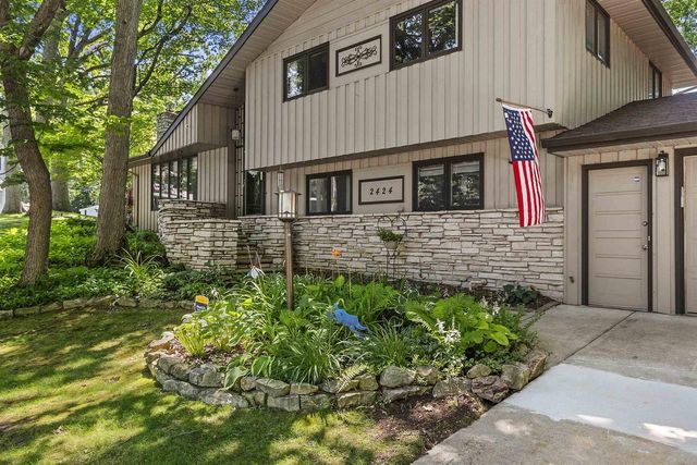 2424 PINEHURST CIRCLE, Green Bay, WI 54302