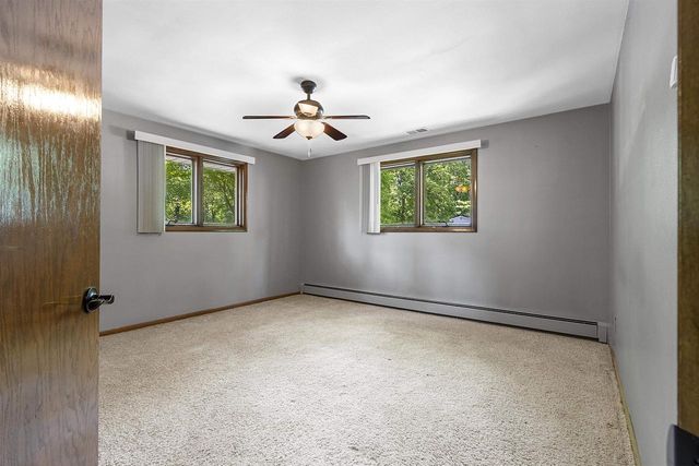 2424 PINEHURST CIRCLE, Green Bay, WI 54302
