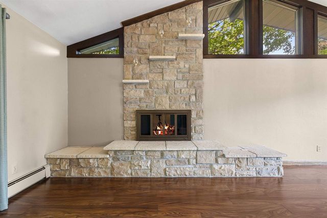 2424 PINEHURST CIRCLE, Green Bay, WI 54302