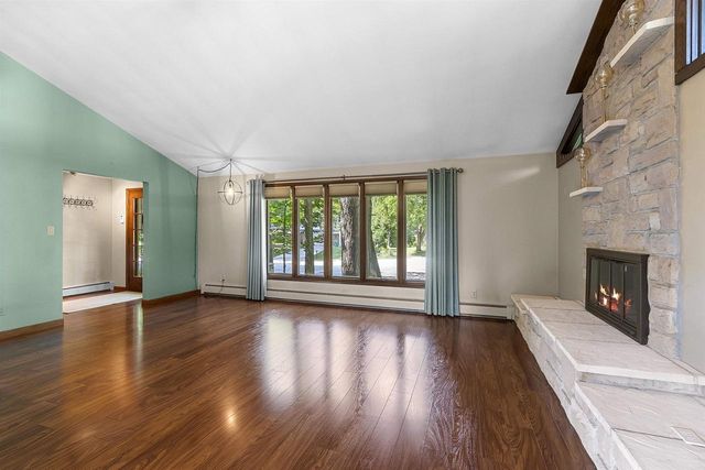 2424 PINEHURST CIRCLE, Green Bay, WI 54302