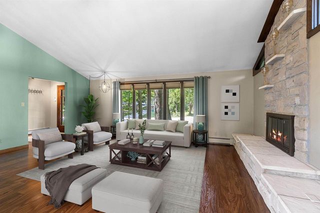 2424 PINEHURST CIRCLE, Green Bay, WI 54302