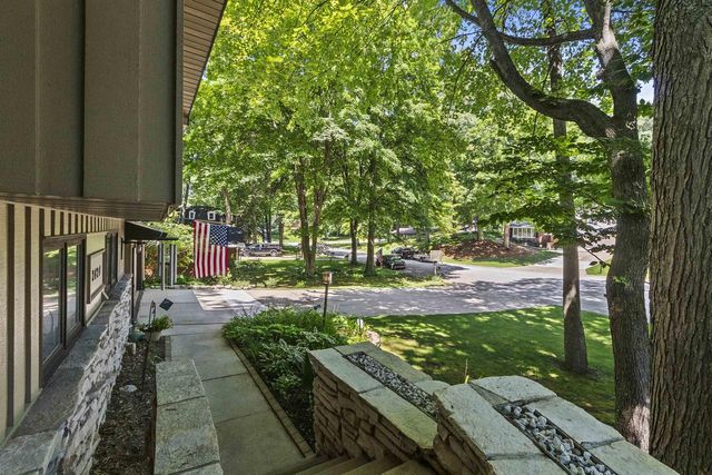 2424 PINEHURST CIRCLE, Green Bay, WI 54302