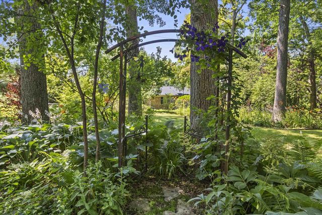 2424 PINEHURST CIRCLE, Green Bay, WI 54302