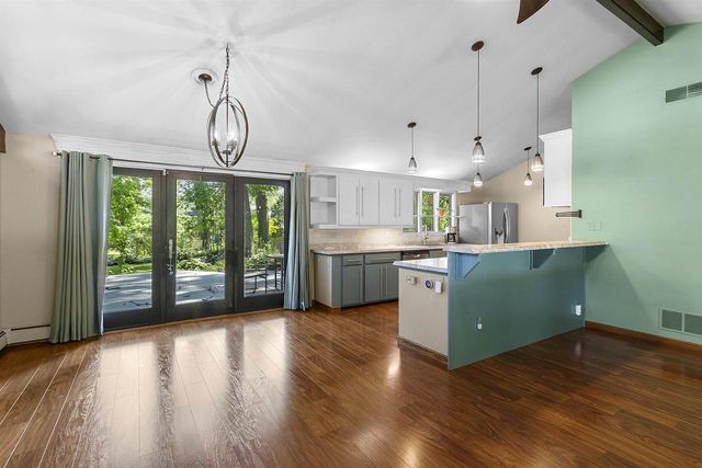 2424 PINEHURST CIRCLE, Green Bay, WI 54302