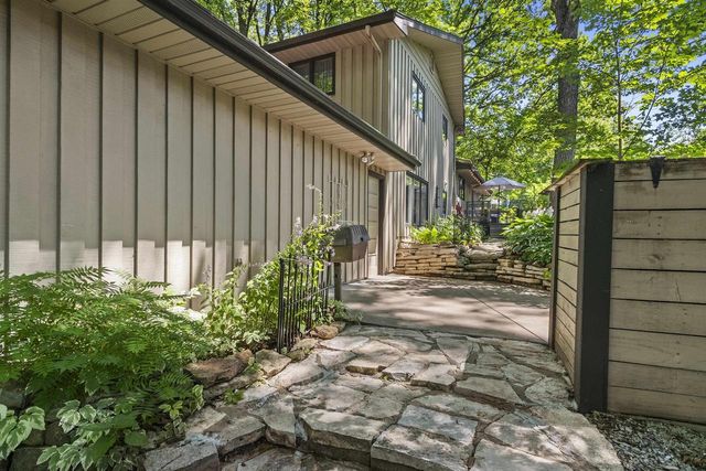 2424 PINEHURST CIRCLE, Green Bay, WI 54302